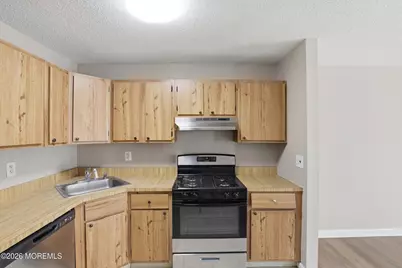 10-5 Boise Court, Freehold, NJ 07728 - Photo 11