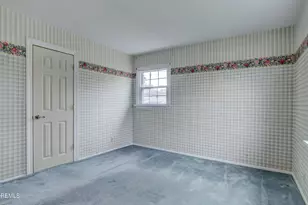 8 Brentwood Ave, Freehold, NJ 07728 - Photo 31