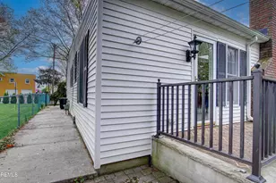 8 Brentwood Ave, Freehold, NJ 07728 - Photo 43