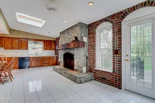 8 Brentwood Ave, Freehold, NJ 07728 - Photo 21