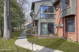 11 Medford Ct, Red Bank, NJ 07701 - Photo 3