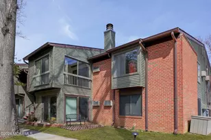 11 Medford Ct, Red Bank, NJ 07701 - Photo 5