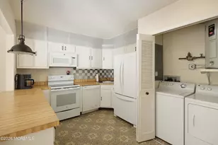 11 Medford Ct, Red Bank, NJ 07701 - Photo 17