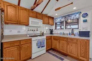 19 9th Ln, Seaside Park, NJ 08752 - Photo 9