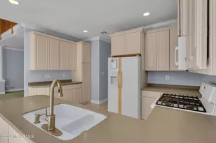 29 Village Dr, Eatontown, NJ 07724 - Photo 17