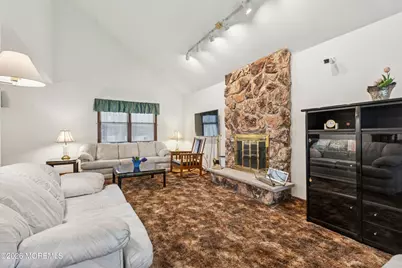 2 Grenoble Court, Matawan, NJ 07747 - Photo 5