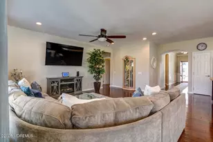 29 W Da Vinci Wy, Farmingdale, NJ 07727 - Photo 7