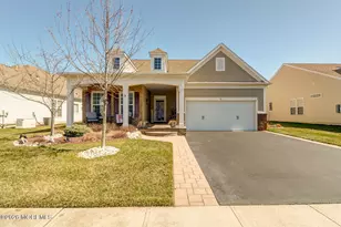 29 W Da Vinci Wy, Farmingdale, NJ 07727 - Photo 1