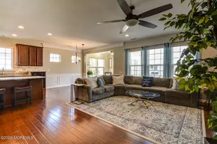 29 W Da Vinci Wy, Farmingdale, NJ 07727 - Photo 9