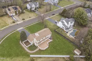 323 Adams Ct, Manalapan Township, NJ 07726 - Photo 5