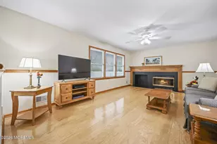 323 Adams Ct, Manalapan Township, NJ 07726 - Photo 21