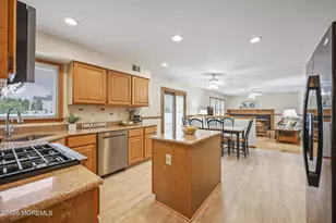 323 Adams Ct, Manalapan Township, NJ 07726 - Photo 19