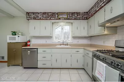 96 Cooper Boulevard, Red Bank, NJ 07701 - Photo 9