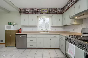 96 Cooper Blvd, Red Bank, NJ 07701 - Photo 9