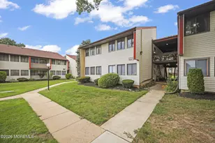 B2 Avon Dr, East Windsor Township, NJ 08520 - Photo 21