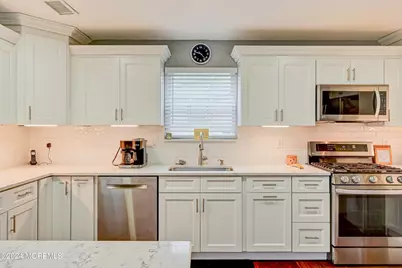 637 Clark Avenue, Union Beach, NJ 07735 - Photo 9