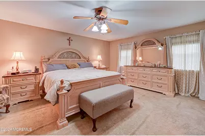 637 Clark Avenue, Union Beach, NJ 07735 - Photo 17