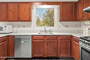 135 Yorkshire Dr, Morganville, NJ 07751 - Photo 15