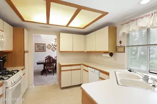 1031B Thornbury Ln, Manchester Township, NJ 08759 - Photo 17