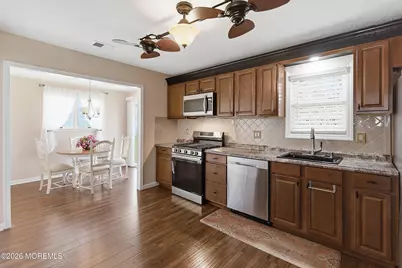 45 Jaffreyton Close, Freehold, NJ 07728 - Photo 9