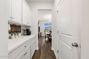 15 Holloway Ave, Manahawkin, NJ 08050 - Photo 7