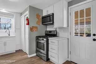 37 Central Ave, Hazlet Township, NJ 07730 - Photo 9