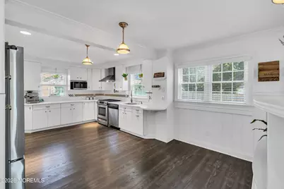 24 Saint Nicholas Place, Red Bank, NJ 07701 - Photo 11