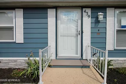439 Charles Place, Freehold, NJ 07728 - Photo 5