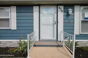 439 Charles Pl, Freehold, NJ 07728 - Photo 5