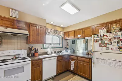 232 Medford Court #A, Manalapan Township, NJ 07726 - Photo 7