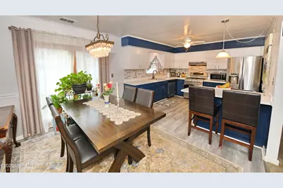 60 N Main Street N, Farmingdale, NJ 07727 - Photo 5