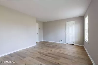 43 Poplar Place, Freehold, NJ 07728 - Photo 5