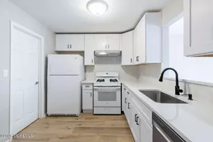 43 Poplar Pl, Freehold, NJ 07728 - Photo 9