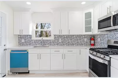 975 S Concourse, Aberdeen Township, NJ 07735 - Photo 13