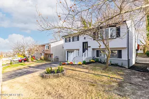 975 S Concourse, Aberdeen Township, NJ 07735 - Photo 3