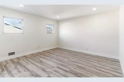 975 S Concourse, Aberdeen Township, NJ 07735 - Photo 17