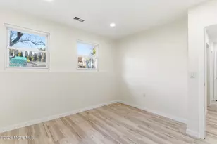 975 S Concourse, Aberdeen Township, NJ 07735 - Photo 27