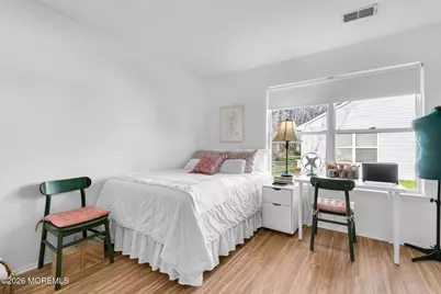 53 Farnworth Close, Freehold, NJ 07728 - Photo 17