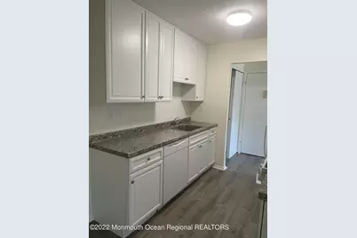 82 Amberly Drive #F, Manalapan Township, NJ 07726 - Photo 3