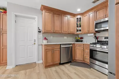 8 Dickenson Court, Freehold, NJ 07728 - Photo 7