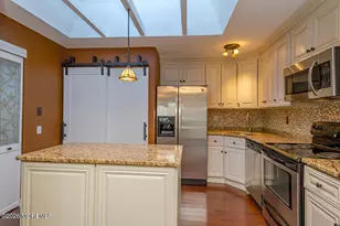 122 Manchester Ct, Red Bank, NJ 07701 - Photo 11