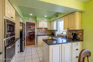 71 Princess Anne Dr, Freehold, NJ 07728 - Photo 7