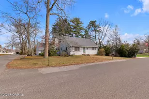 78 Nautilus St, Beachwood, NJ 08722 - Photo 5