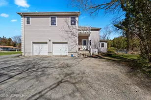 1042 Maxim Southard Rd, Howell Township, NJ 07731 - Photo 13