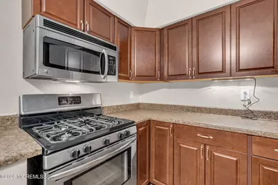 72 Kingsley Way, Freehold, NJ 07728 - Photo 15