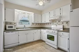 18 Pulaski Blvd, Toms River Township, NJ 08757 - Photo 5