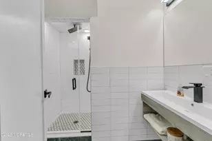 20 Van Nostrand Ave, Jersey City, NJ 07305 - Photo 13