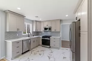 39 Blue Jay Dr, Toms River Township, NJ 08755 - Photo 3
