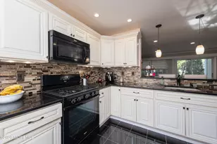 60 Horseshoe Ct, Tinton Falls, NJ 07753 - Photo 5