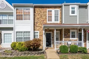 60 Horseshoe Ct, Tinton Falls, NJ 07753 - Photo 1